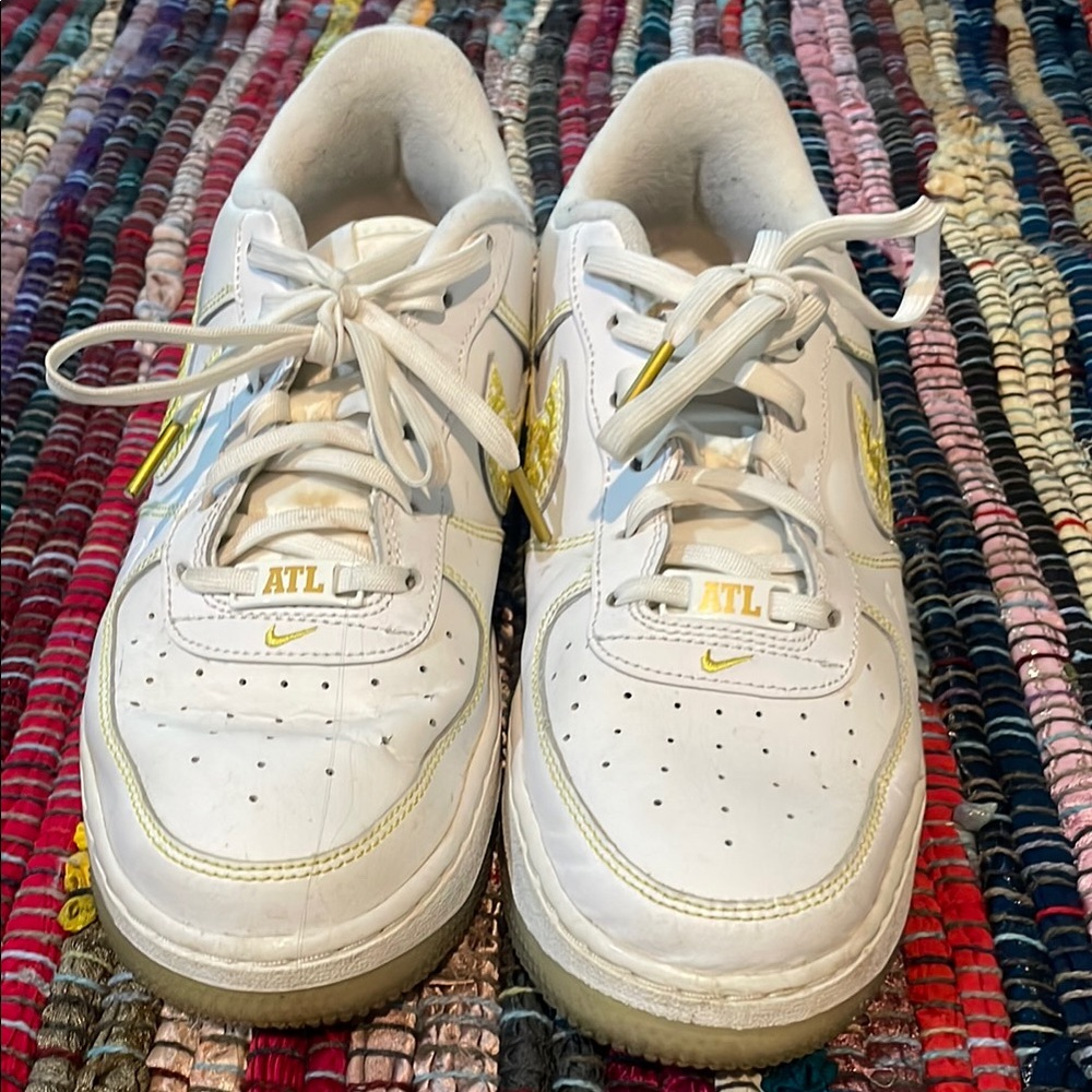 Nike White and Yellow Sneakers Classic Design
